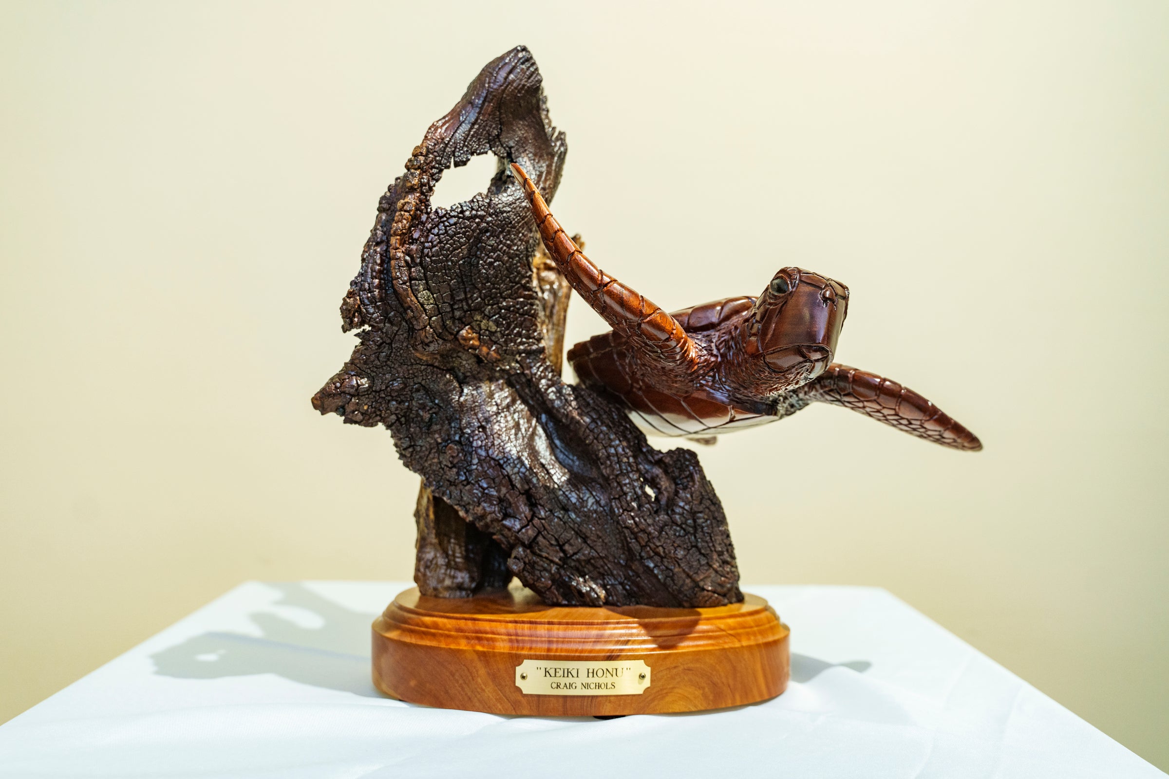 Hand Carved Hawaiian Turtle Statue by Craig Nichols - \, image size:2400x1600