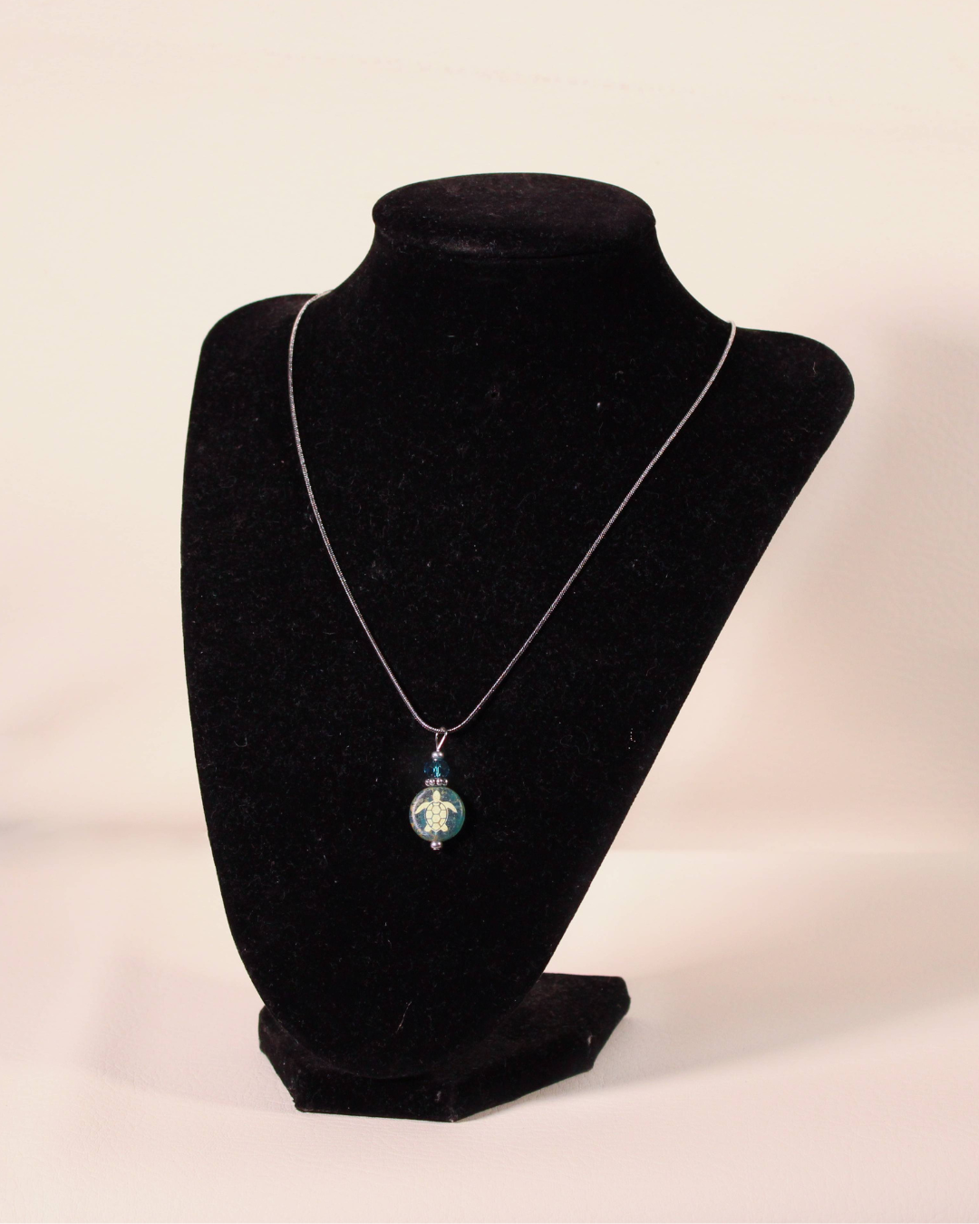 Sea Life Necklace -Round Turtle